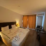 Side Palm D\'Or Hotel